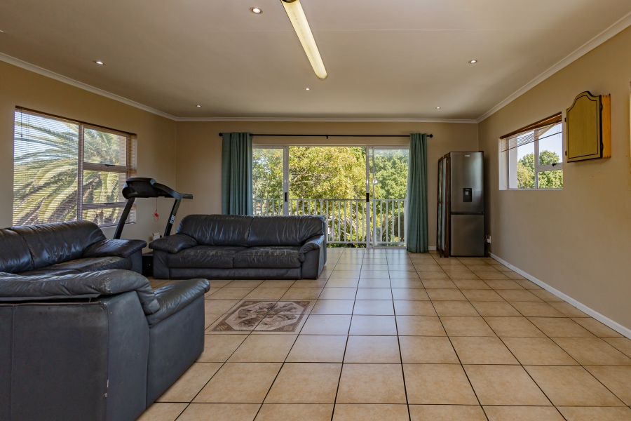4 Bedroom Property for Sale in Kenridge Western Cape